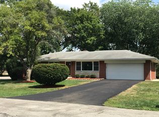 401 Parkview Dr, Schaumburg, IL 60193