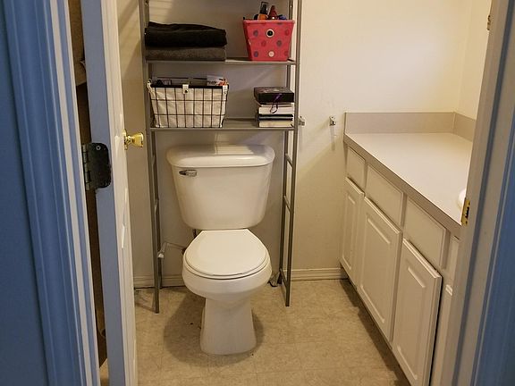 4th image of 1338 Yost Cir NE