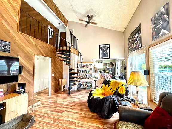 4th image of 1533 Lauff Ave