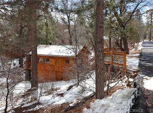827 Highland Ln, Sugarloaf, CA 92386
