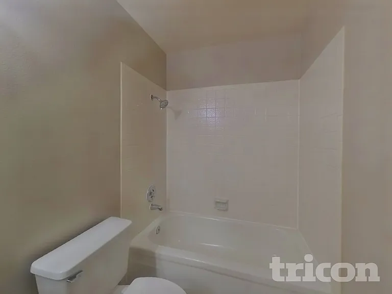 5429 Requa Ave — Photo 13