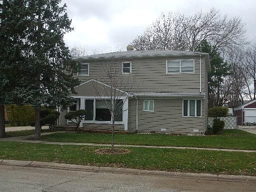 1st image of 9506 N Sayre Ave