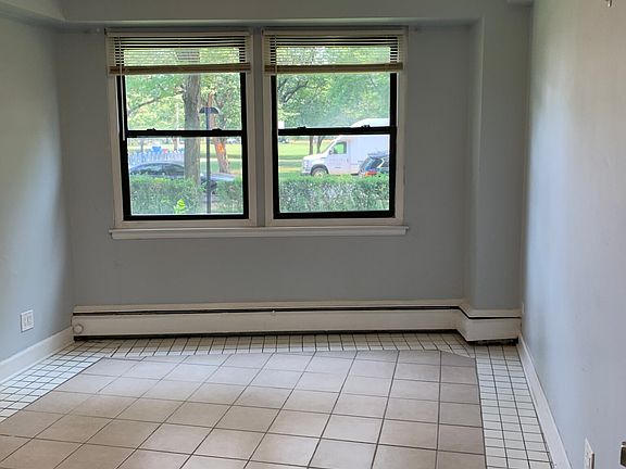 4th image of 4880 N Marine Dr APT 102