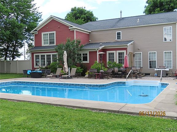 2nd image of 829 Tuscarora Rd