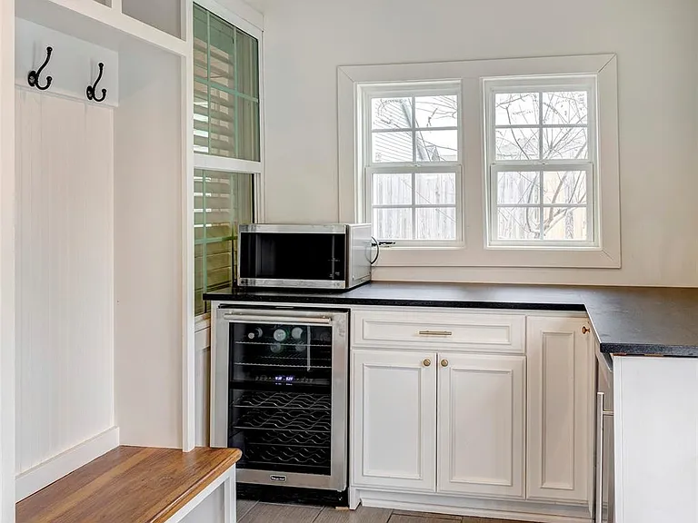 818 Wilkes St — Photo 10