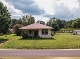 51 W Main St, Kingston, GA 30145