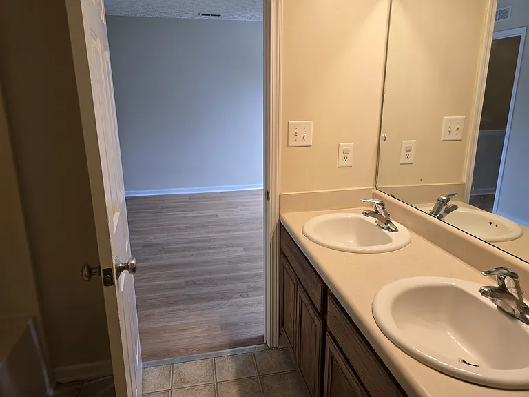 3107 Forrestal Dr — Photo 11