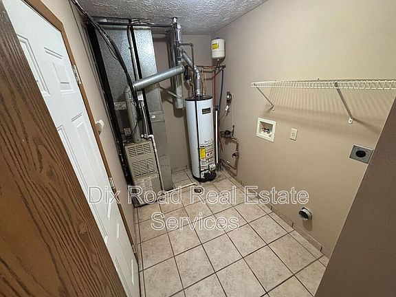 4th image of 983A Pom Ct