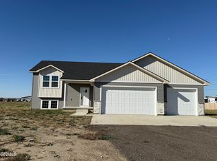 5463 Fresh Water Ln, Williston, ND 58801