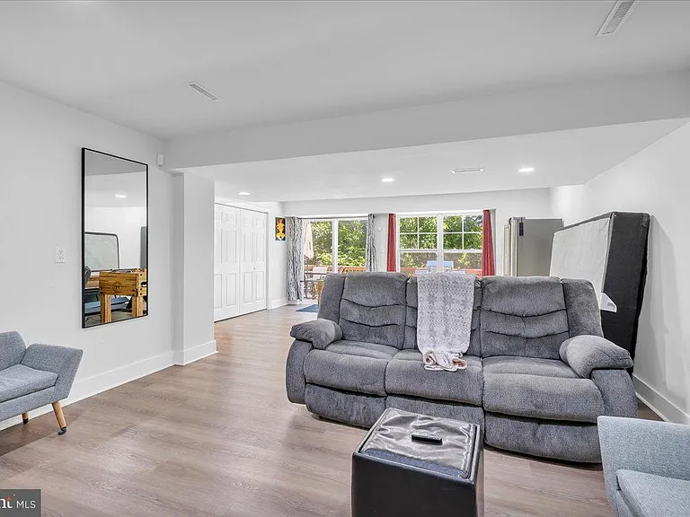 16 Claro Ave — Photo 23