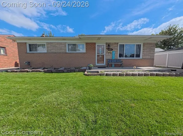 26726 Kelsey Dr, Warren, MI 48091