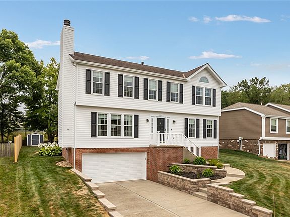 3rd image of 125 Clearbrook Dr