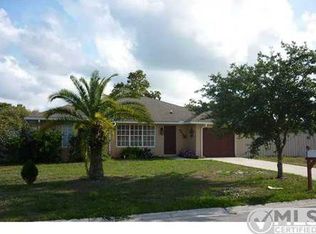 1413 SE Vesthaven Cir, Port Saint Lucie, FL 34952