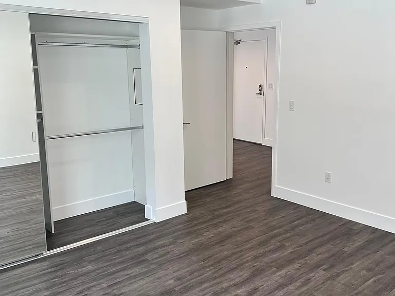 4231 McLaughlin Ave #401 — Photo 16