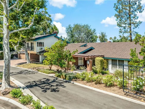 1612 SE Skyline Dr, Santa Ana, CA 92705