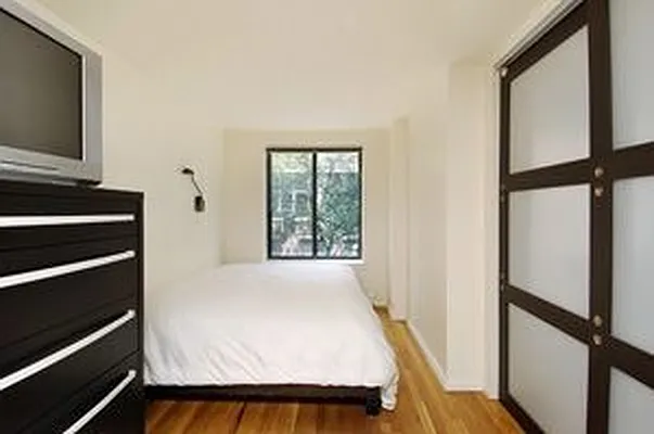 Rented by Douglas Elliman | media 17