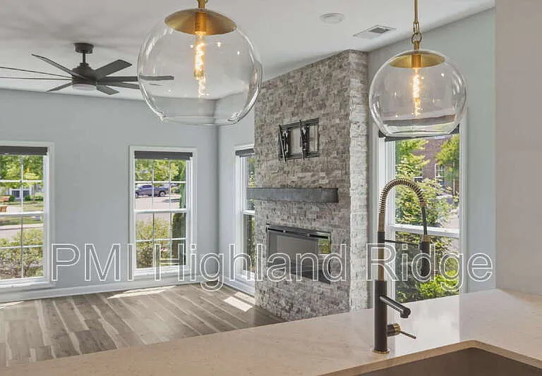 6084 Ivory Ln — Photo 9