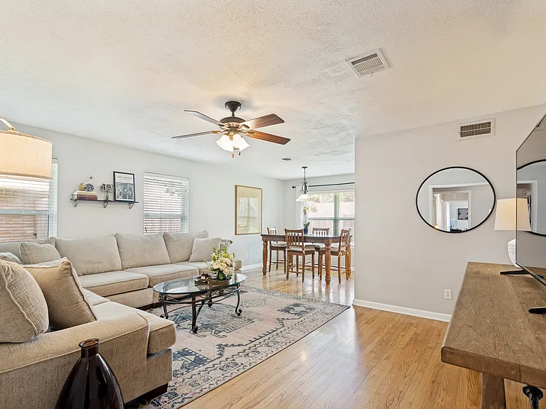 10031 Timberoak Dr — Photo 6