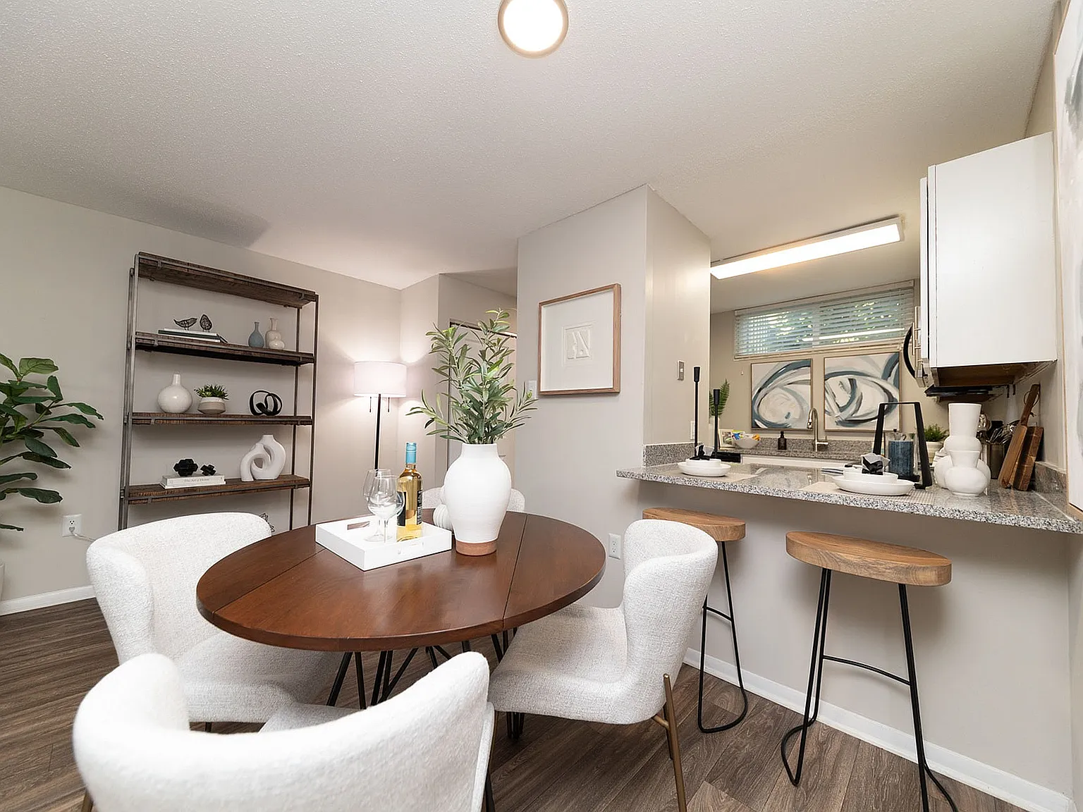 Vetra West Hills — Photo 3