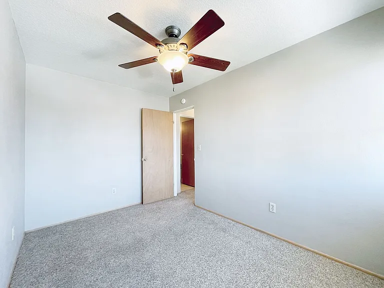 Fairmont Apartments — Photo 8