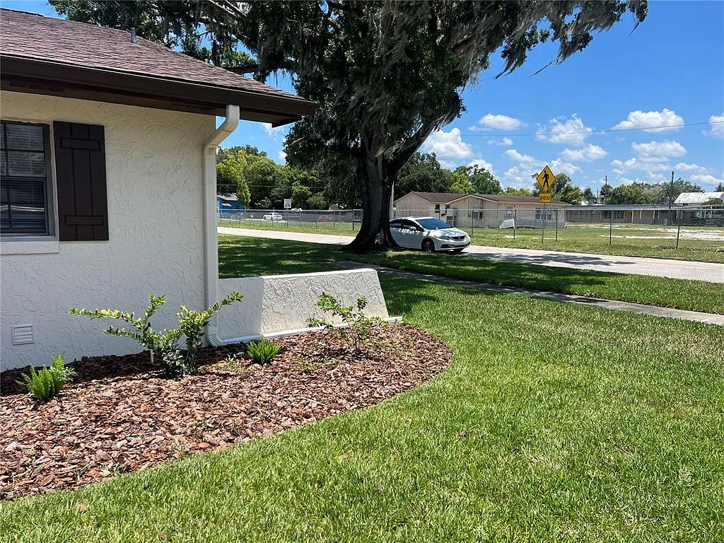 2 bed, 2.0 bath, 1113 sqft, $1,700 — Photo 4