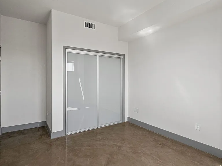 T Lofts Apts — Photo 40
