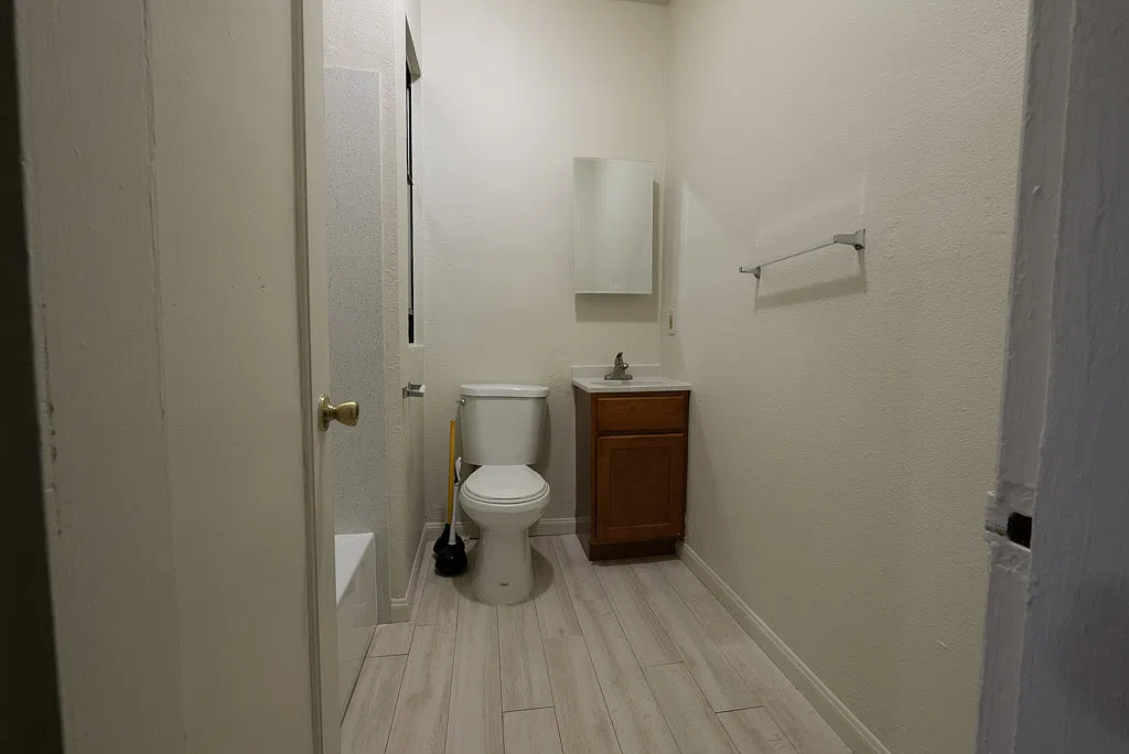 Avenal Apartments — Photo 2