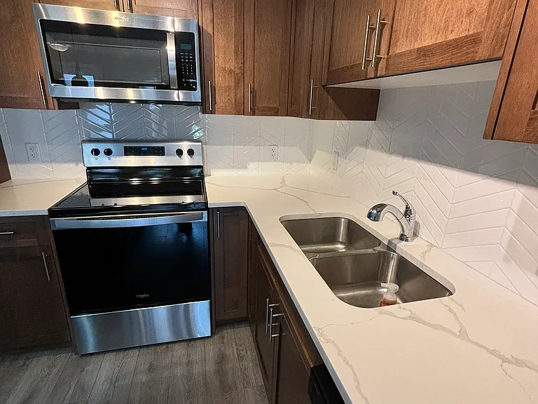 208 Livingston Vw NE #208 — Photo 5