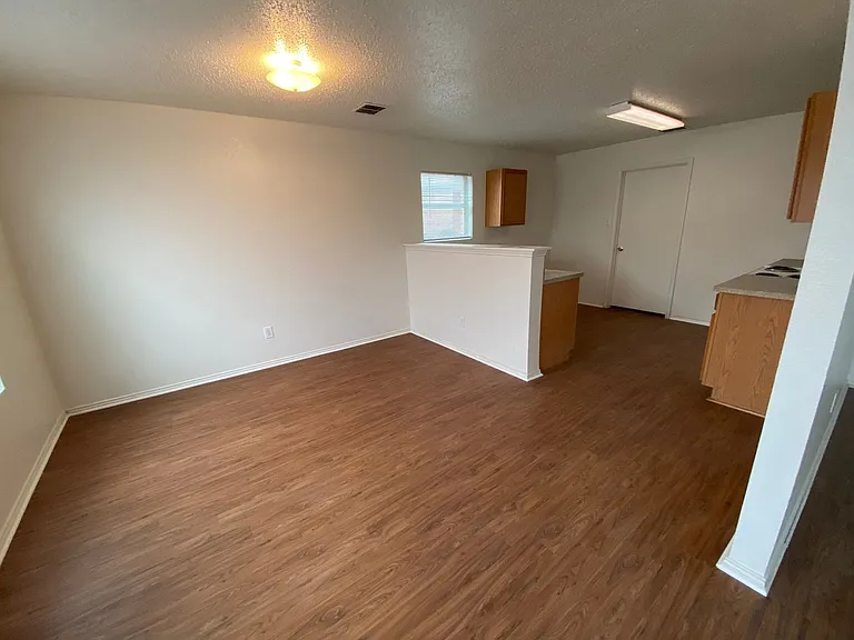 5008 Waterford Dr — Photo 6