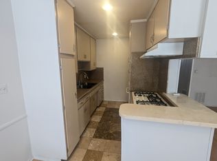 5717 La Mirada Ave APT 4, Los Angeles, CA 90038