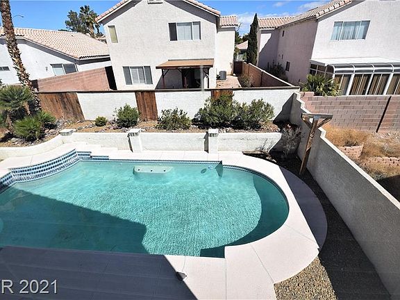 4th image of 8962 Via Vista Cir