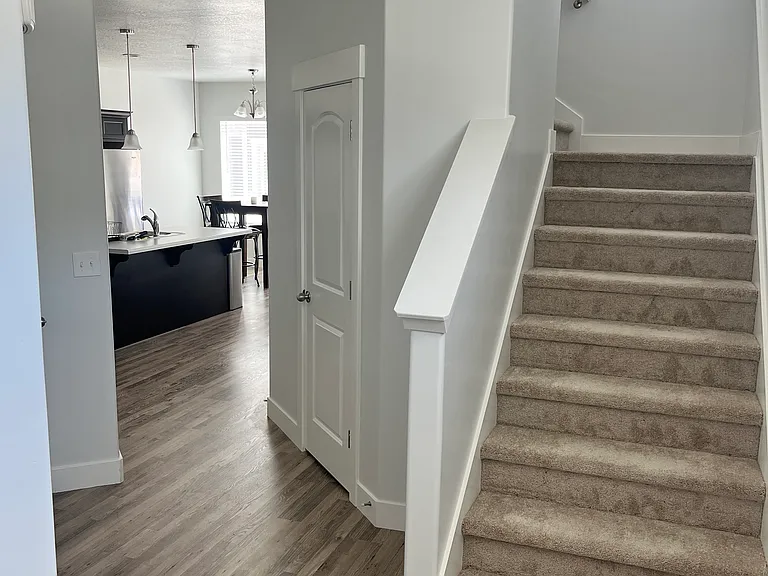 4249 W 2010 N — Photo 3