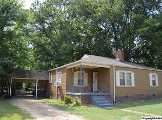 1502 Buena Vista Cir SE, Decatur, AL 35601