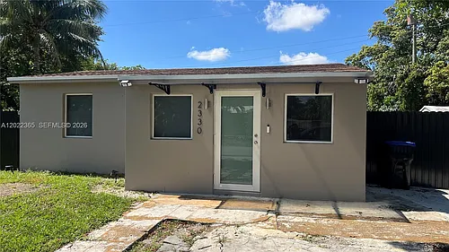 2330 NW 13th St Photo 1