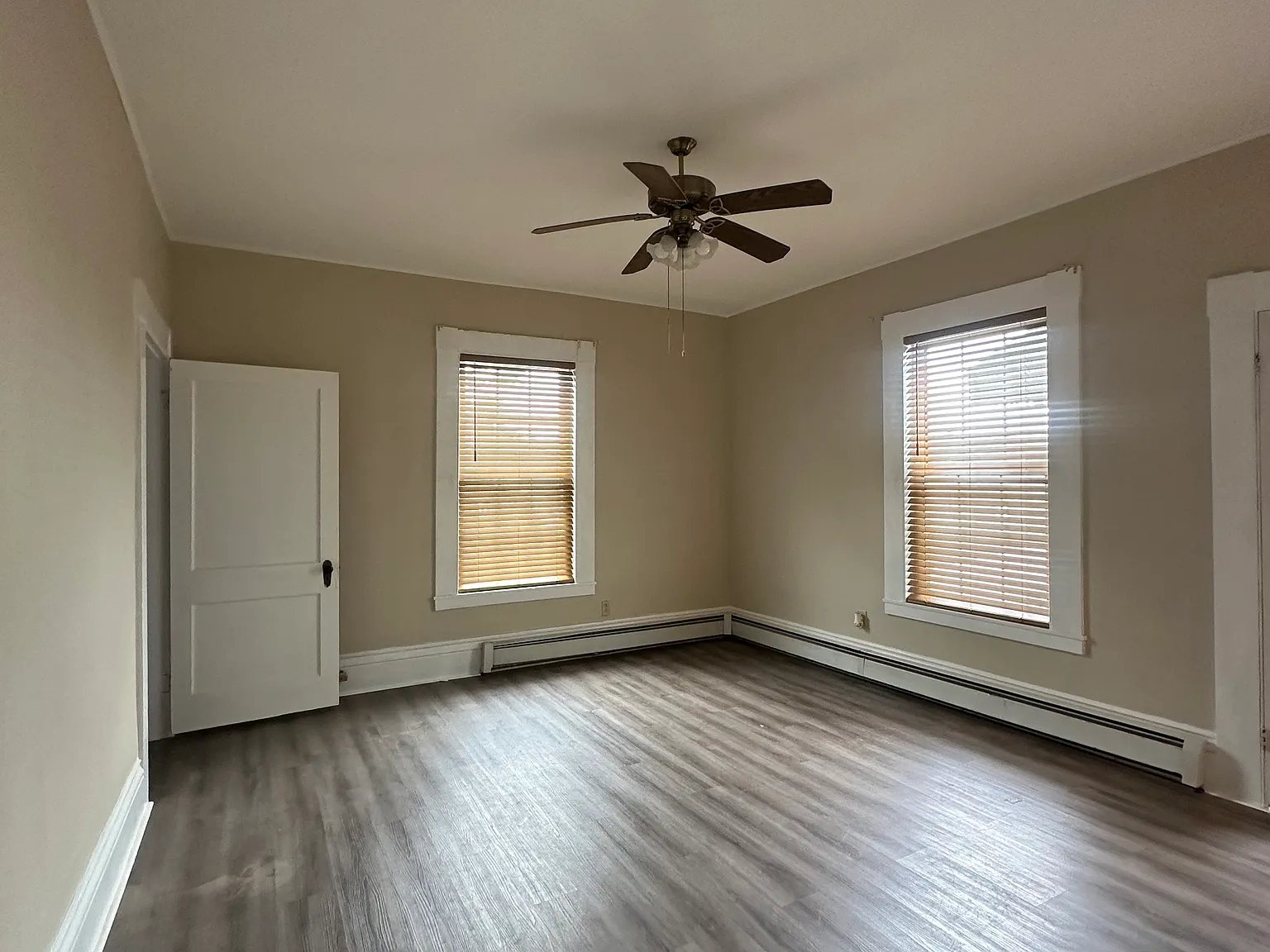 3 bed, 1.5 bath, 1450 sqft, $3,100 — Photo 4