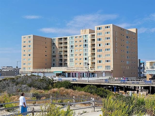 1st image of 1900 Boardwalk Unit 503