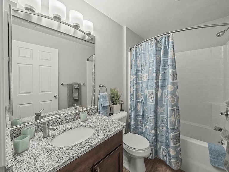 Full Bathroom with Beautiful Countertops!