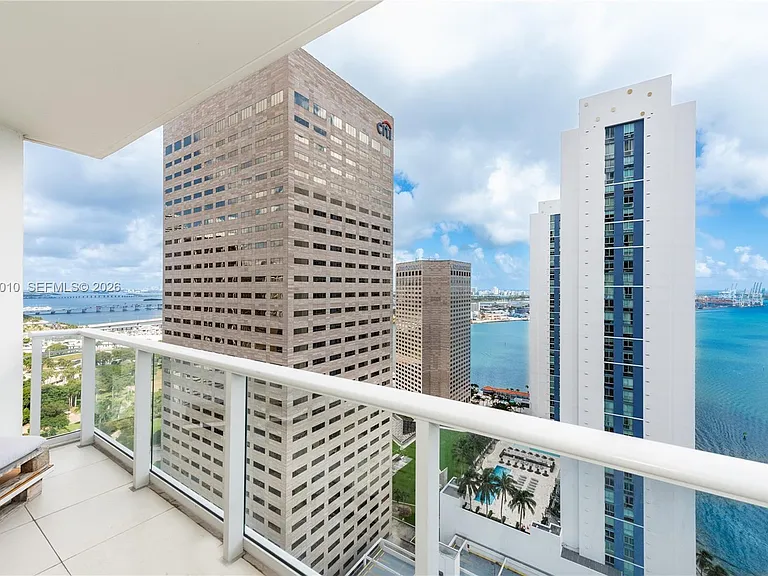 300 S Biscayne Blvd #T-2814 — Photo 2
