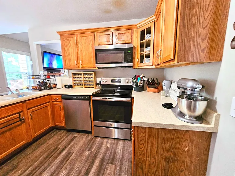 2871 Prince Dr — Photo 4