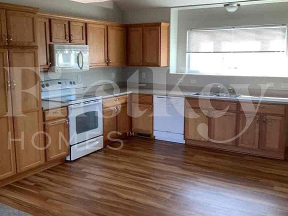 3rd image of 11425 N Farley Ave