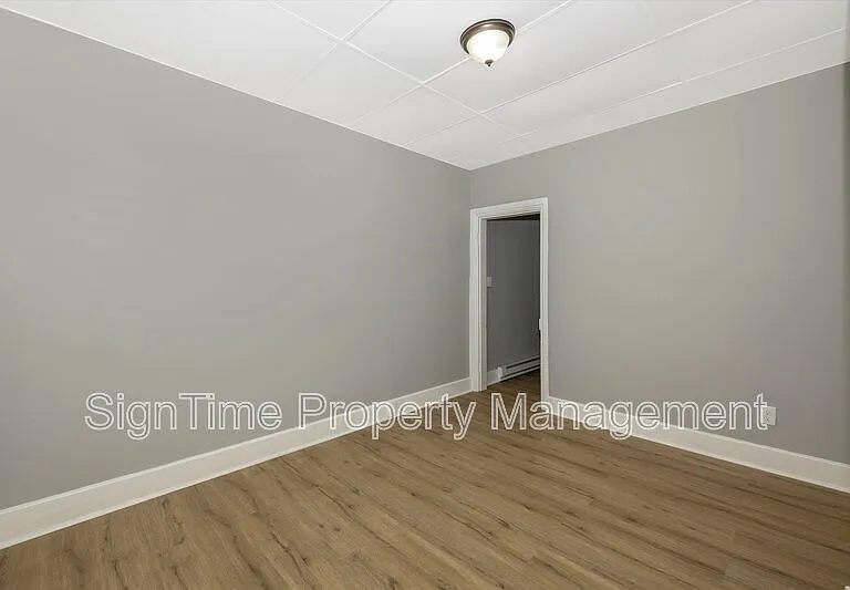 114 N Conococheague St — Photo 1