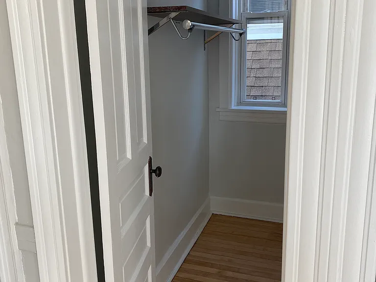 1916 N Winchester Ave #2 — Photo 7