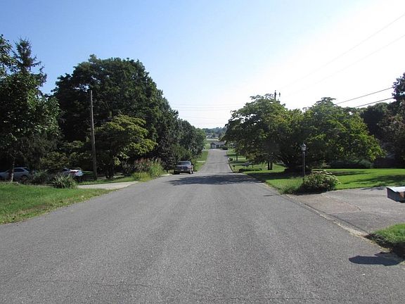 5th image of 3909 Janice Dr