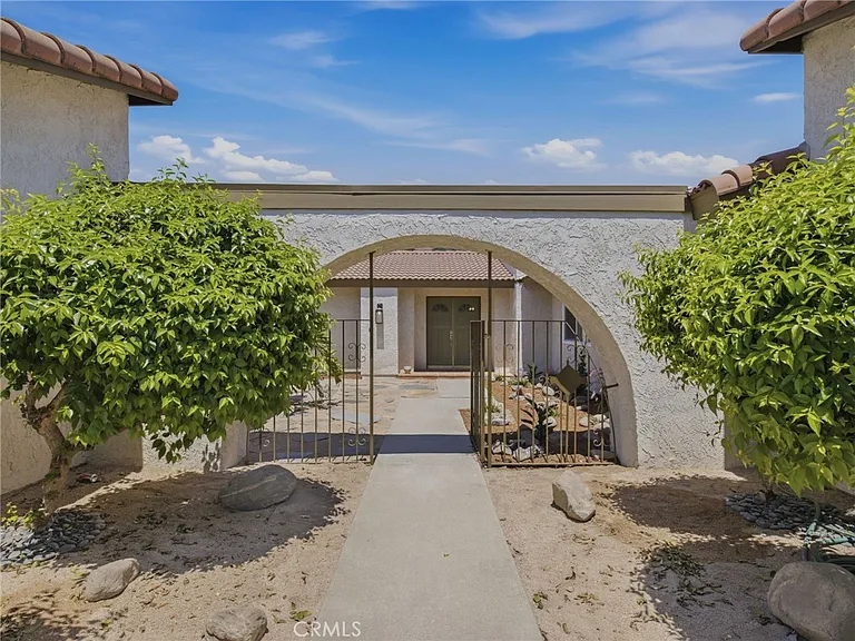 225 Armstrong Dr — Photo 6
