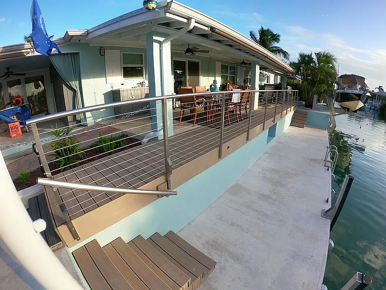 40' Outdoor living area just 10' from the water