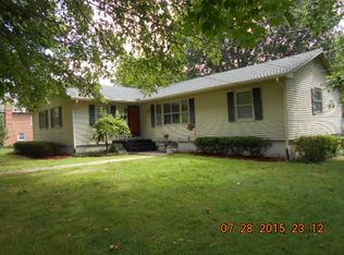 1490 S Salt Pond Ave, Marshall, MO 65340