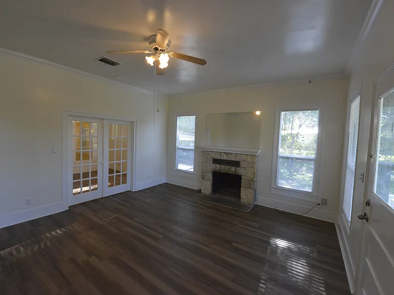 1598 State Highway 16 N — Photo 7