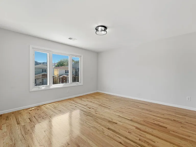 239 Terrace Ave #2 — Photo 11