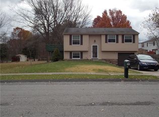 420 Meade Dr, Coraopolis, PA 15108