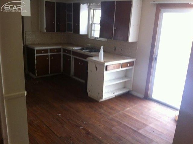 2nd image of 3366 Maywood Dr